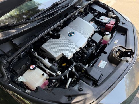 Used 2019 Toyota Prius Prime Advanced image 37