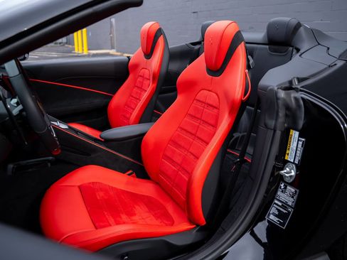 Used 2025 Ferrari Roma Spider RWD image 20