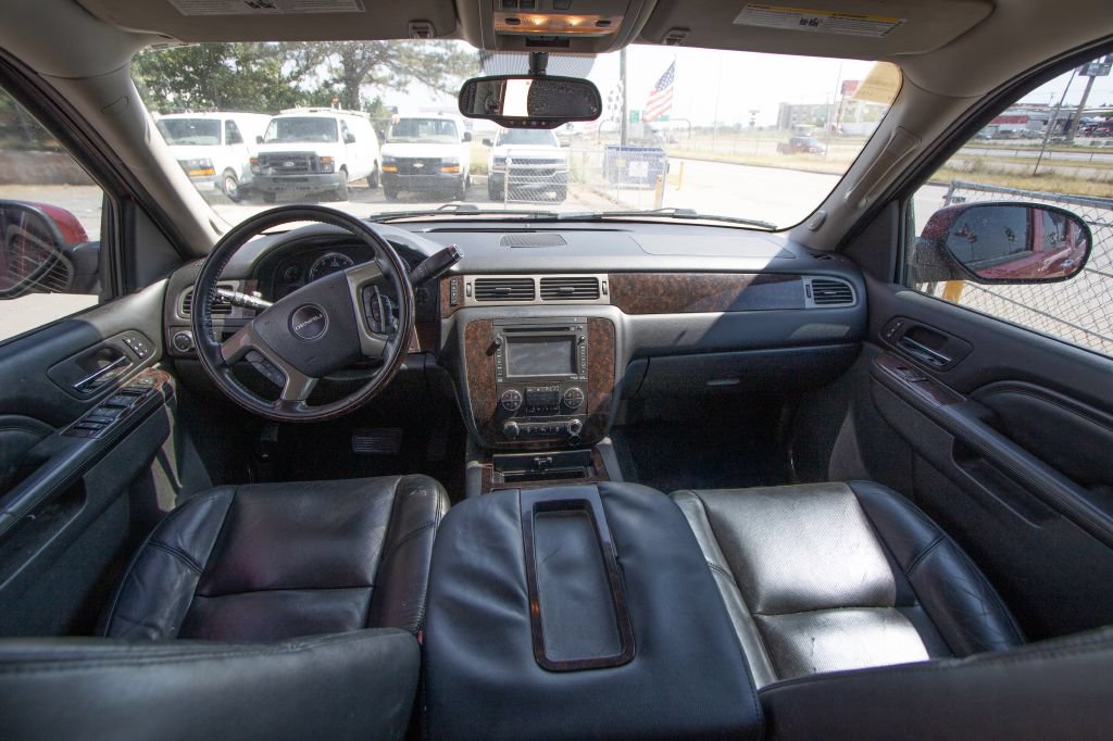 Used 2012 GMC Yukon Denali AWD/4WD image 13