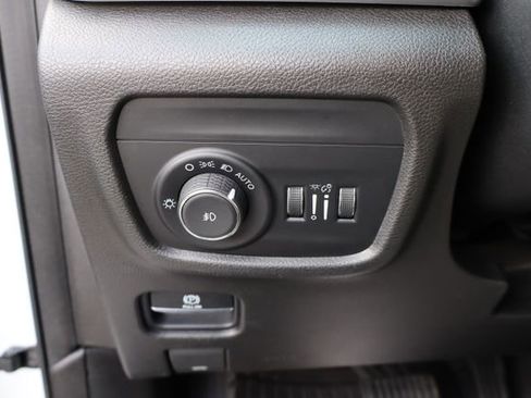 Used 2021 Jeep Grand Cherokee L Limited AWD/4WD image 14