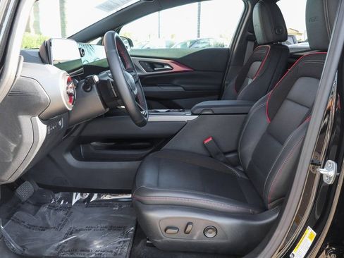 Used 2025 Chevrolet Equinox EV RS FWD image 15