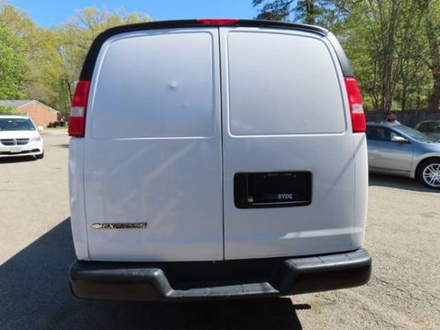 Used 2019 Chevrolet Express 2500 image 7
