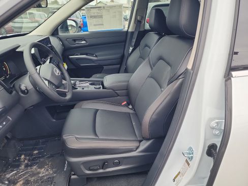 New 2026 Nissan Pathfinder SL image 11
