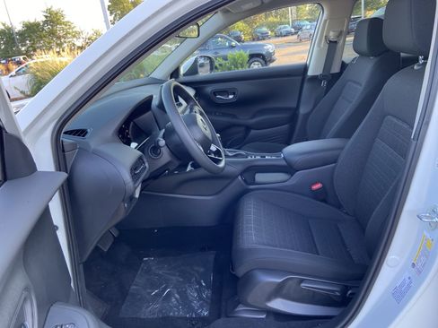 New 2026 Honda HR-V LX image 8