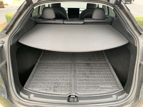 Used 2023 Tesla Model Y Long Range image 34