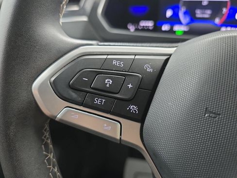 Used 2023 Volkswagen Tiguan SE image 31