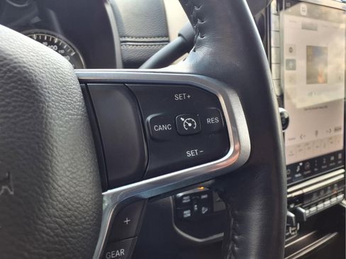 Used 2023 RAM 2500 Laramie AWD/4WD image 18