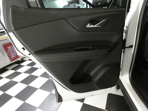 Used 2024 Chevrolet Blazer LT w/ Convenience Package FWD image 24