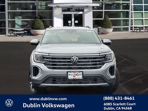 New 2026 Volkswagen Atlas SE image 2