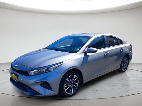 Used 2024 Kia Forte LXS w/ LXS Technology Package FWD image 7