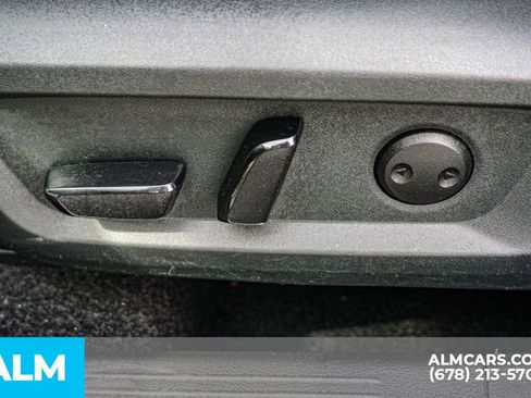 Used 2025 Nissan Rogue SV image 48