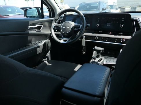 Used 2023 Kia Sportage LX FWD image 21