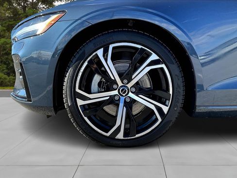 Used 2024 Volvo S60 B5 Plus image 37