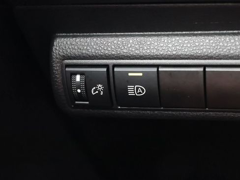 Used 2025 Toyota Corolla LE image 20