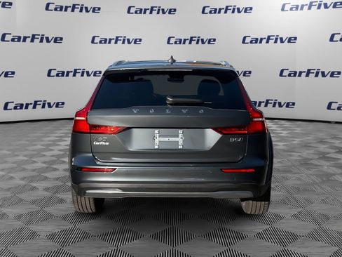 Used 2025 Volvo V60 B5 Cross Country Plus image 4