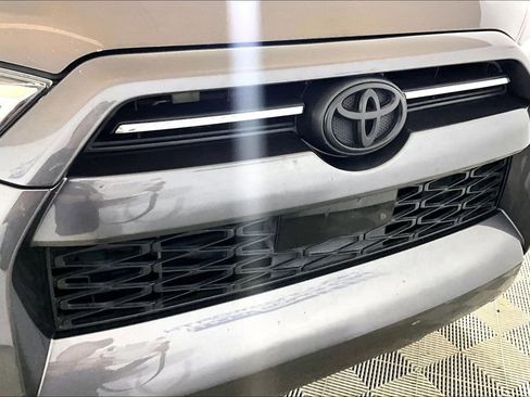 Used 2020 Toyota 4Runner SR5 Premium RWD image 23