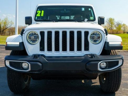 Used 2021 Jeep Gladiator Overland w/ Uconnect 4C Nav & Sound Group AWD/4WD image 3