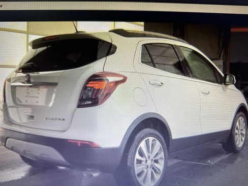 Used 2019 Buick Encore Preferred image 4