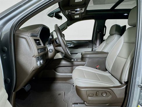 Used 2021 GMC Yukon XL SLT w/ SLT Premium Package image 20