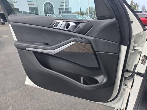 Used 2022 BMW X5 sDrive40i w/ Premium Package image 18