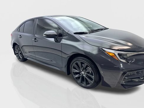 Used 2025 Toyota Corolla SE FWD image 12