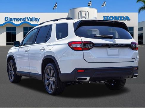 New 2025 Honda Pilot Sport image 4