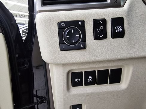 Used 2017 Lexus GX 460 image 37