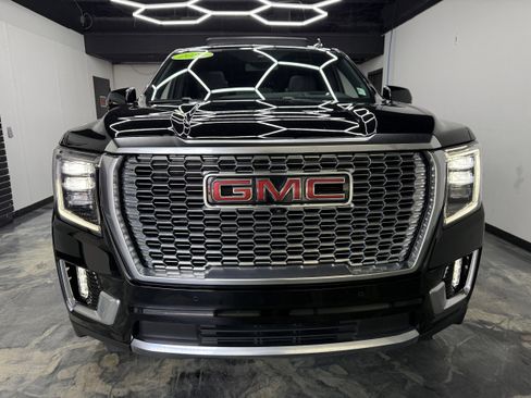 Used 2024 GMC Yukon Denali w/ Advanced Technology Package AWD/4WD image 8