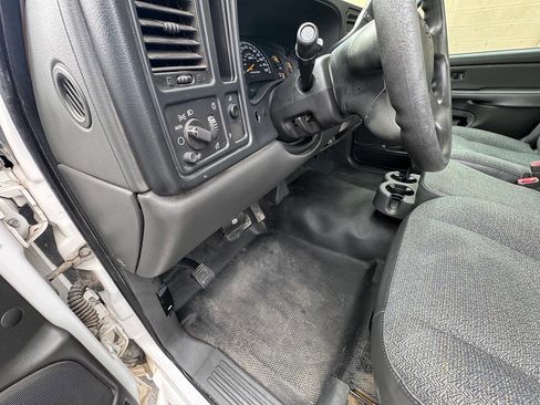 Used 2007 Chevrolet Silverado 2500 W/T w/ Heavy-Duty Power Package image 34