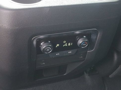 Certified 2025 Chevrolet Suburban LT AWD/4WD image 12