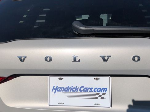 Used 2025 Volvo XC60 B5 Plus w/ Climate Package image 15