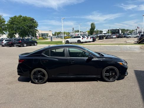 Used 2022 Nissan Sentra SR w/ Midnight Edition FWD image 6