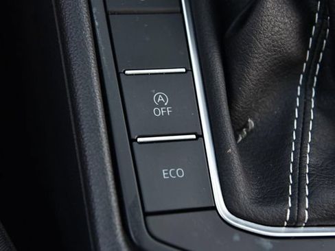 Certified 2025 Volkswagen Jetta Sport FWD image 17