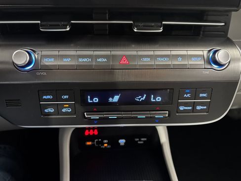 Used 2025 Hyundai Kona SEL FWD image 30