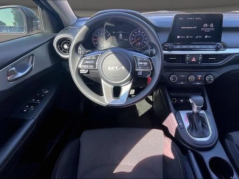 Used 2022 Kia Forte LXS FWD image 5