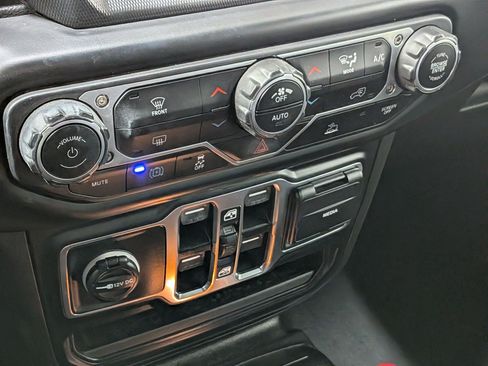 Used 2023 Jeep Wrangler Unlimited Sahara AWD/4WD image 26