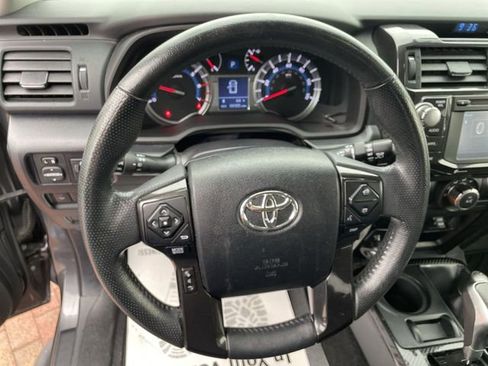 Used 2018 Toyota 4Runner TRD Off-Road Premium image 11