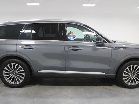 Used 2022 Lincoln Aviator Reserve image 11