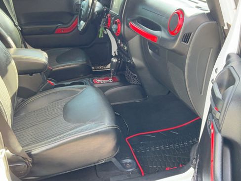 Used 2015 Jeep Wrangler Unlimited Sport AWD/4WD image 22