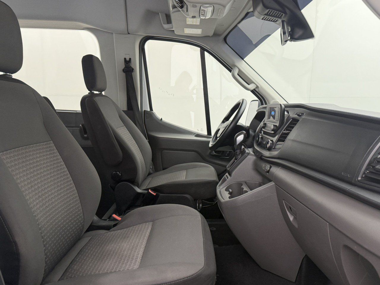Used 2020 Ford Transit 350 XLT RWD image 10