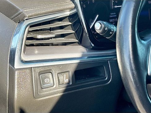 Used 2017 Cadillac XT5 Luxury w/ Driver Awareness Package image 11