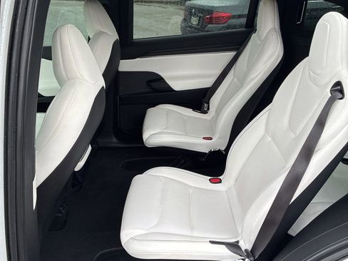 Used 2023 Tesla Model X Plaid image 10