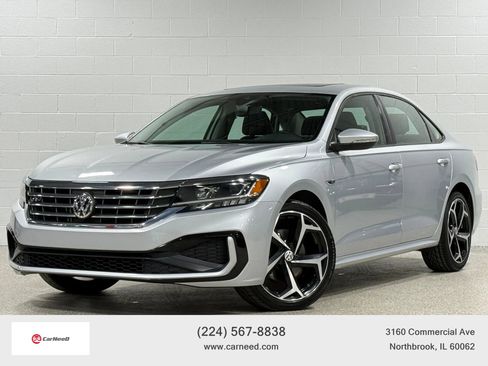 Used 2020 Volkswagen Passat 2.0T R-Line image 1