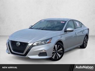 Used 2022 Nissan Altima 2.5 SV video 1
