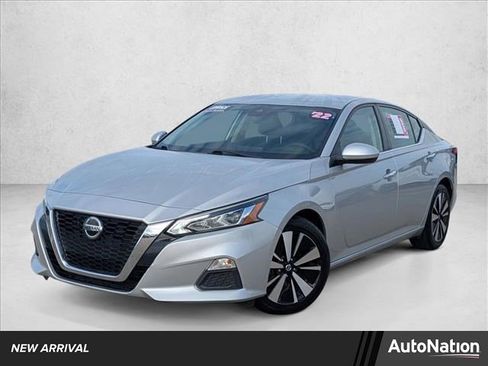 Used 2022 Nissan Altima 2.5 SV image 1
