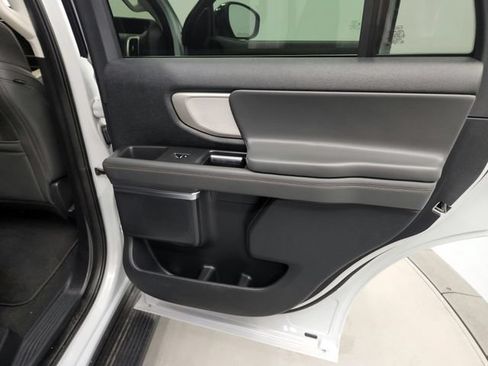 Used 2025 Ford Expedition Active AWD/4WD image 47