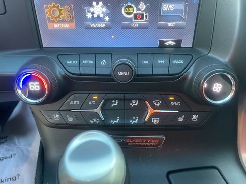 Used 2014 Chevrolet Corvette Z51 w/ 3LT Preferred Equipment Group image 19