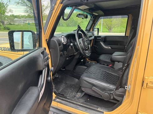 Used 2013 Jeep Wrangler Unlimited Sport w/ Connectivity Group AWD/4WD image 9