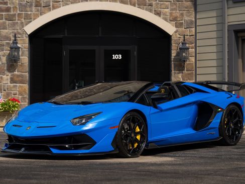 Used 2021 Lamborghini Aventador SVJ AWD/4WD image 2