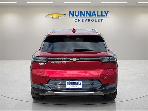 New 2026 Chevrolet Equinox EV LT image 4